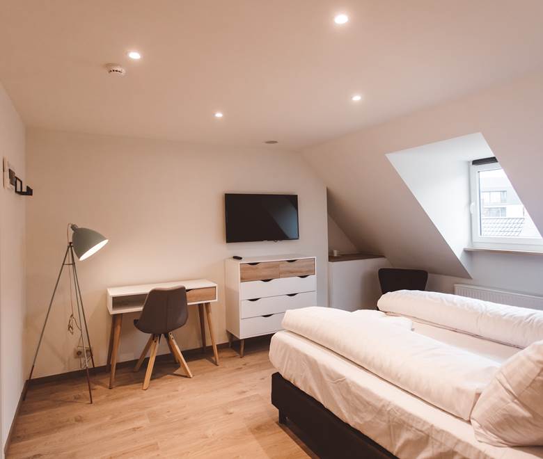 303 CHAMBRE DELUXE- CHAMBRE