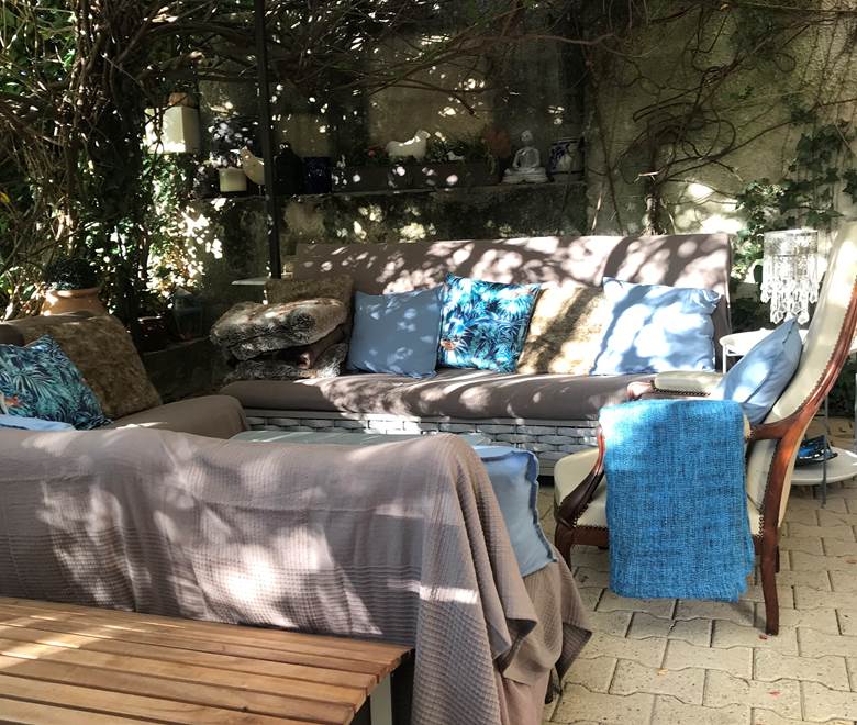 Le Mas Mellou : Salon d'Eté