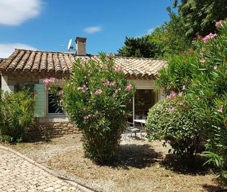 facade-gite-provence-saint-remy