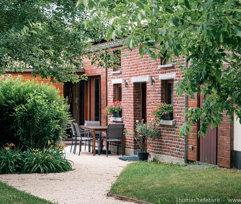 Façade du gîte en été