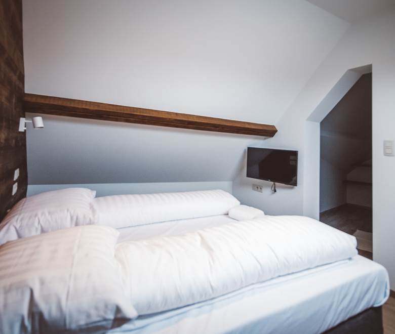 306 STUDIO AVEC CUISINE -CHAMBRE