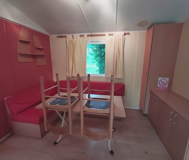 SALLE-A-MANGER