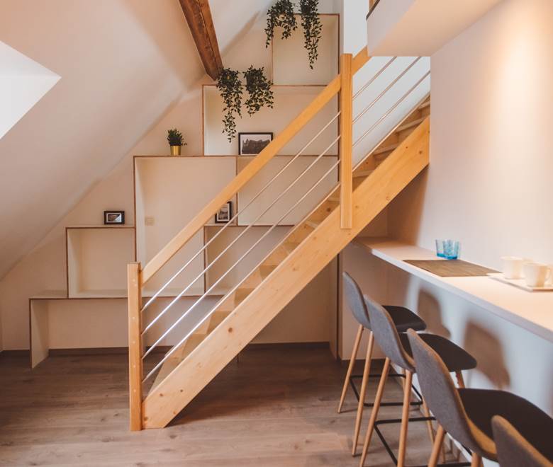 305 STUDIO AVEC CUISINE DELUXE SALON