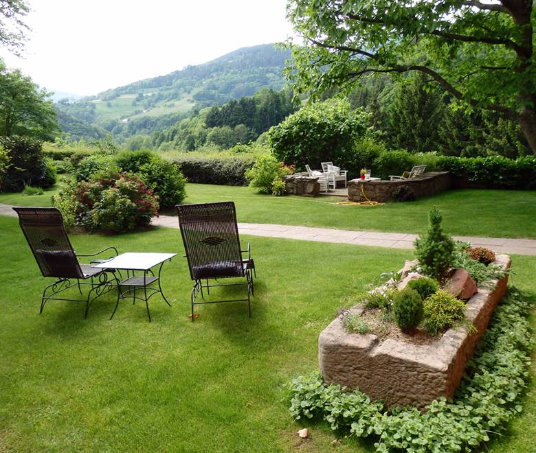 gîte avec un grand jardin clos