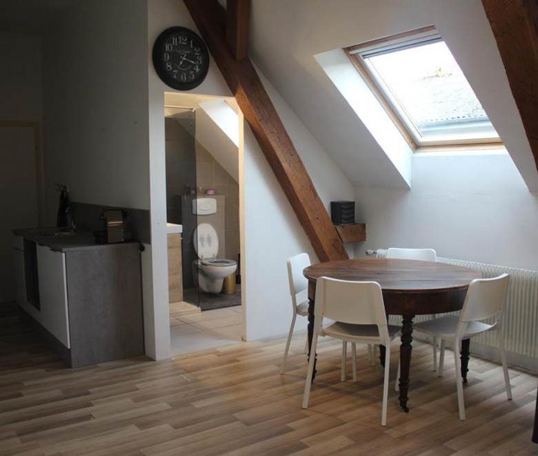 CHAMBRES-GUEBWILLER-Table-A-Manger