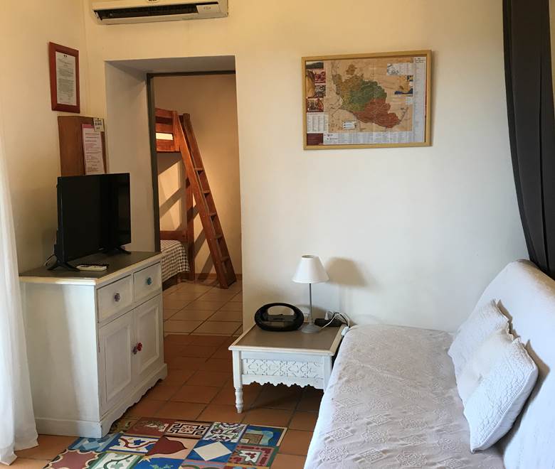 Le Mas Mellou : Gîte Le Couchant Coin salon