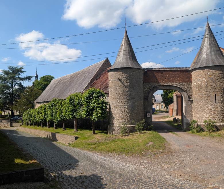 Ferme du château fort d'Ecaussinnes