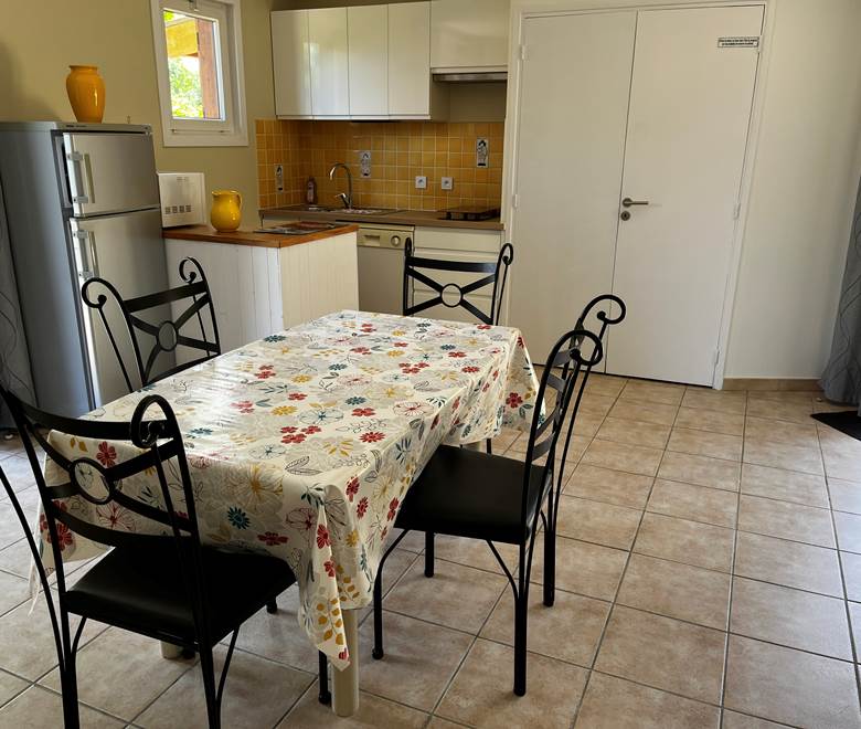 Espace repas, gîte en Dordogne