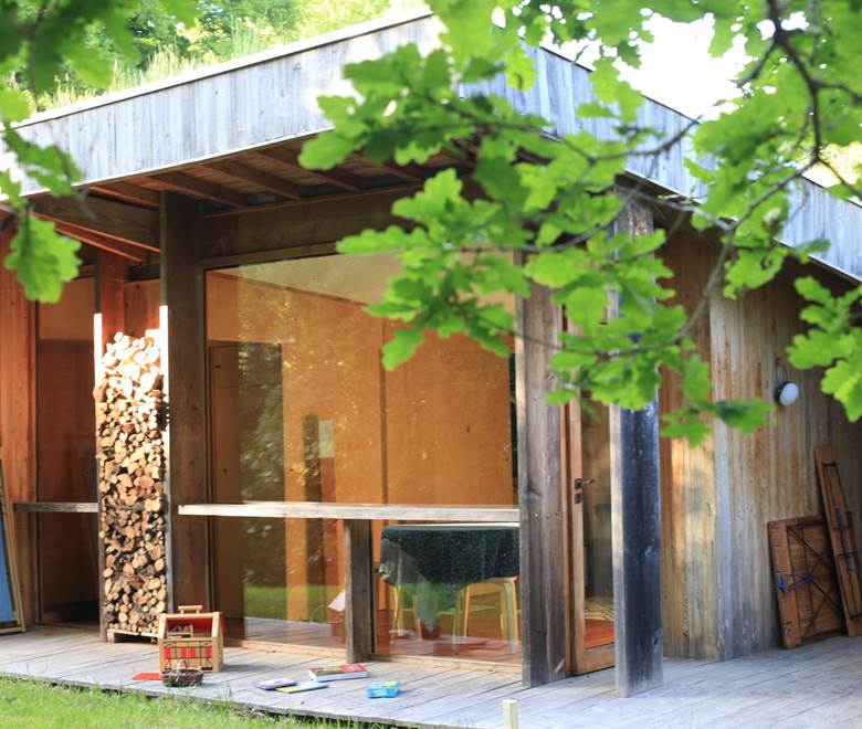 Autour du tilleul, les terrasses