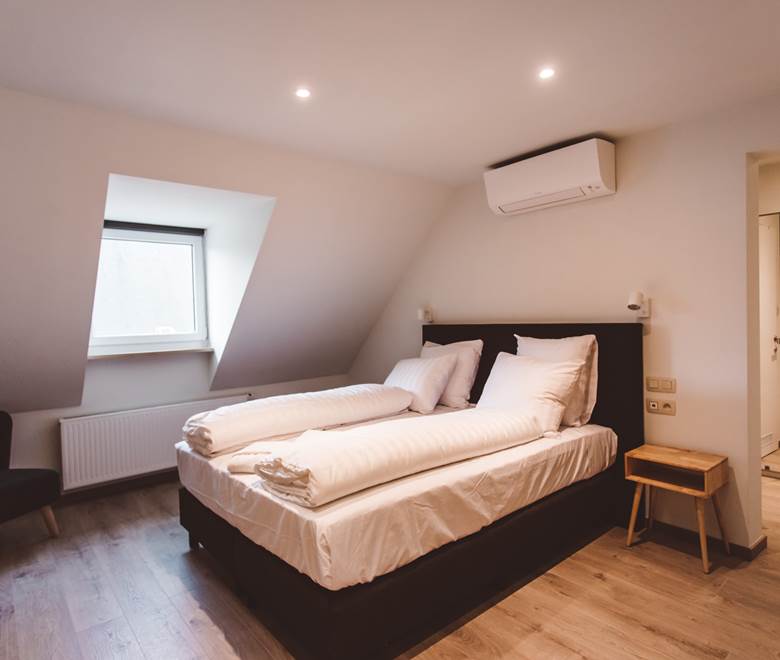 303 CHAMBRE DELUXE -CHAMBRE