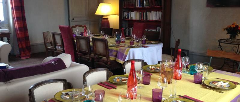 Table d'hôte conviviale au Logis de l'Astrée