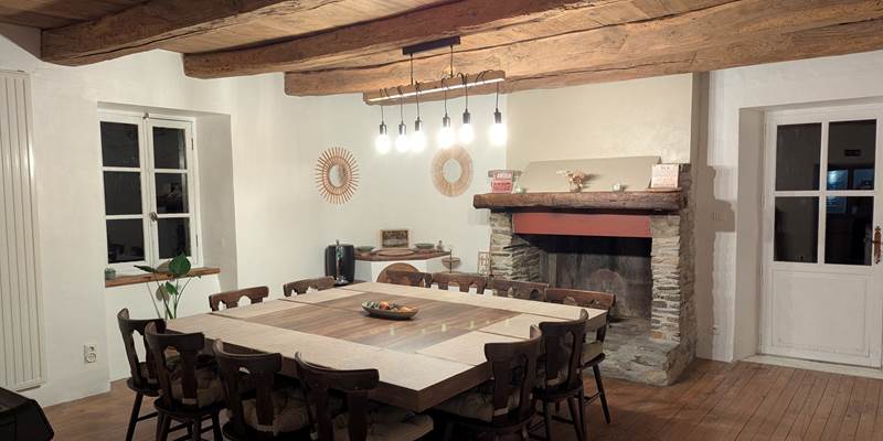 table-hotes-saisonnee-diner-produit-local-convivialite-centres-aveyron.jpg-options