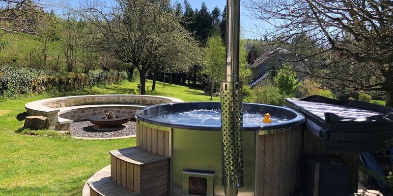 Gîte Val Souvigne_Bain nordique et Braséro_Printemps_1-presta