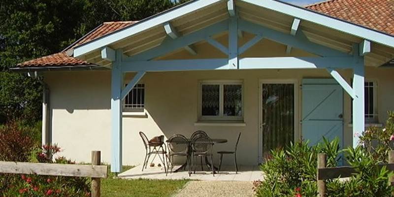 Entrée et Terrasse du gîte-special-offer