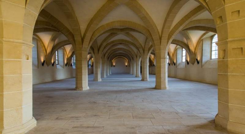 6_refectoire-des-convers-abbaye-Clairvaux-cSylvain-Bordier-1-900x400-img-around