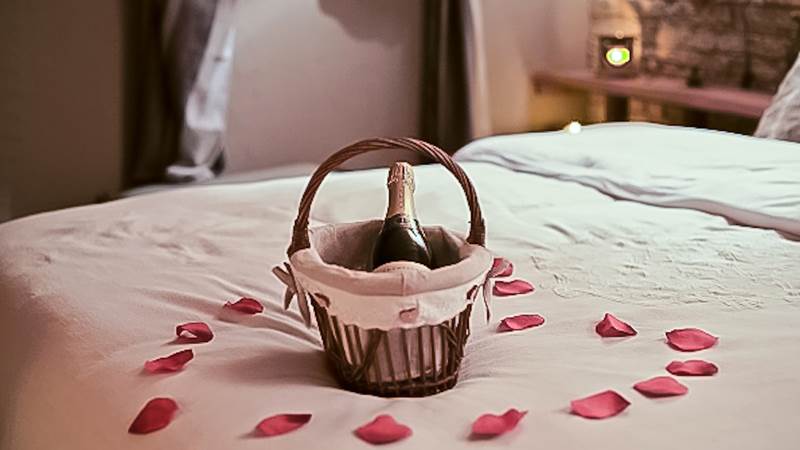 spadesdelices-spa-chalet-loft-Massage-sejour-romantique-nuitC¸e-romantique-soins-Jacuzzi-spa-de-nage-Sauna-hammam-22