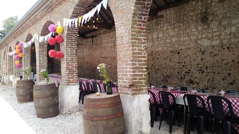 Repas sous les arcades