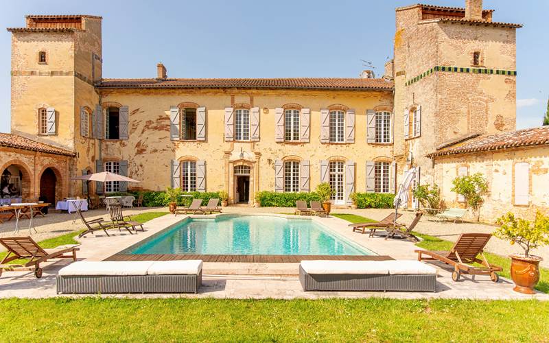 Façade sud et piscine