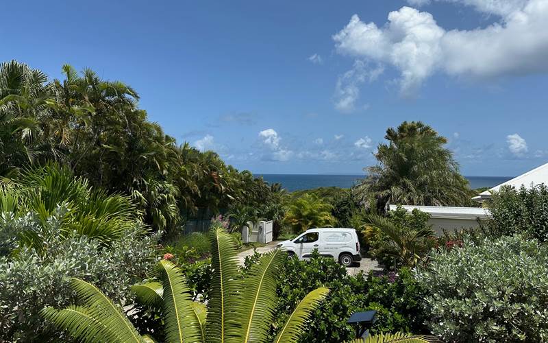 Iguane House villas & Micro Spa Villa Mangrove parking et vue mer