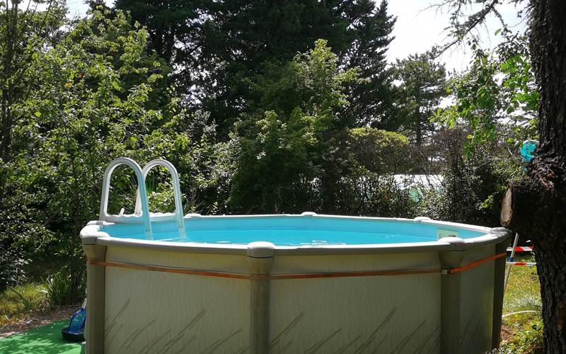 Piscine non chauffée du gîte Montloubier 3m80 diamètre et 1m20 profondeur, ouverte mi-juin à mi-septembre