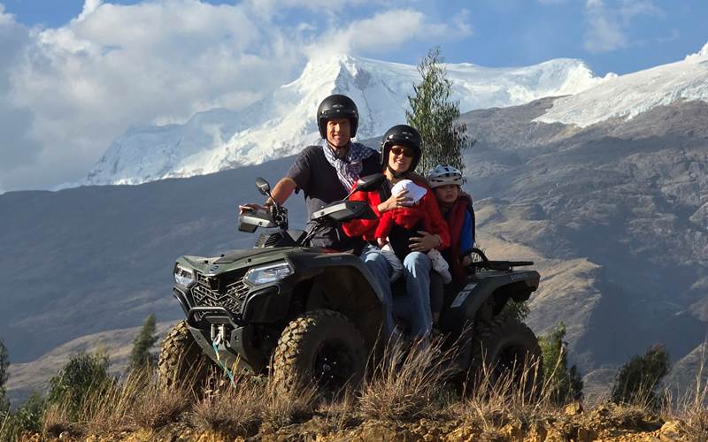 Tours de Copacabaña Lodge en Cuadrimoto