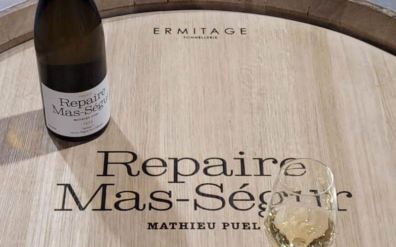 2ec3612f46ea41bd8979f1bf5bbbb114-photo-around