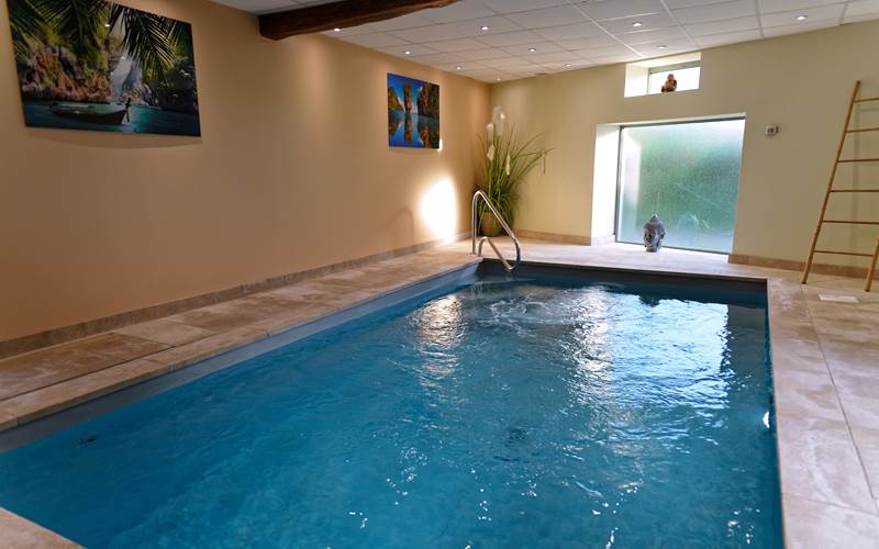 Piscine intérieure chauffée privative