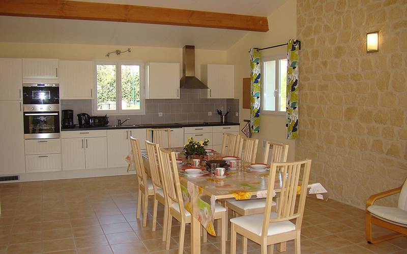 Etang Vallier Resort Villa Tina cuisine