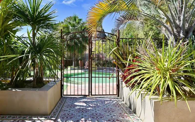 Vue accès petite piscine
