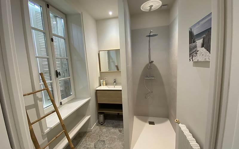 CHAMBRES-D'HÔTES-LE-PUITS-SAINTE-CLAIRE-Salle-de-Bain