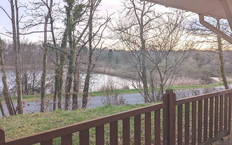 ETANG VALLIER RESORT VUE ETANG VILLA CHARENTAISE