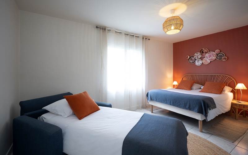 L'ENCLOS BLEU - CIGOGNE - CHAMBRE 3 COUCHAGES