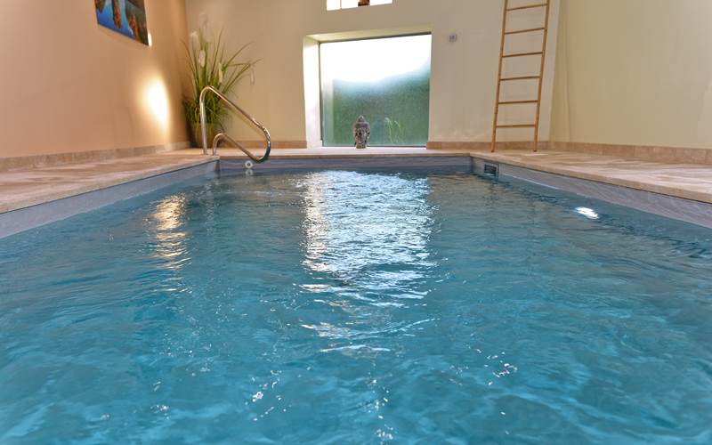 Piscine intérieure chauffée privative