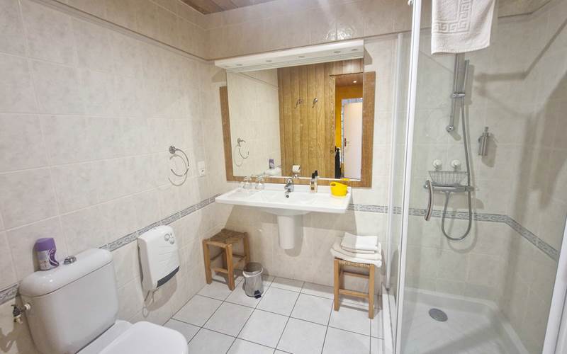 Salle de bain de la chambre "Le Petit Couscouril"