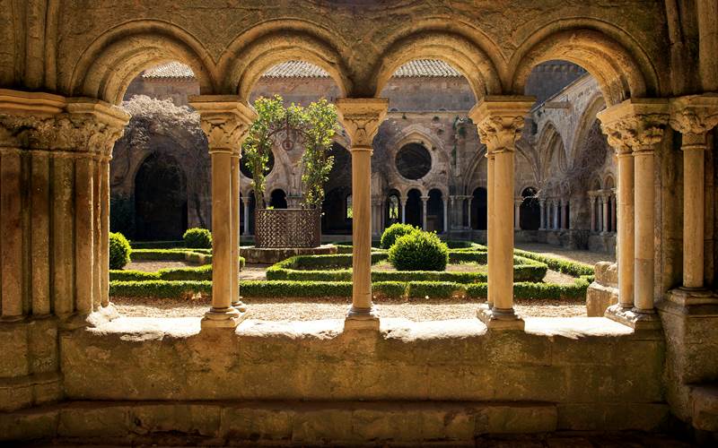 Abbaye de Fontfroide-photo-around