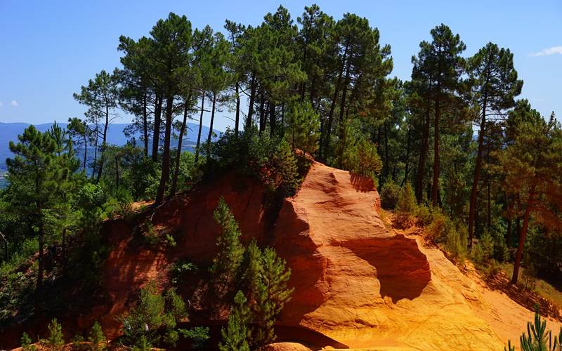 ocher-rocks-1595563_1280