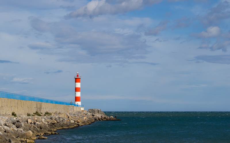 501557003-photo-around