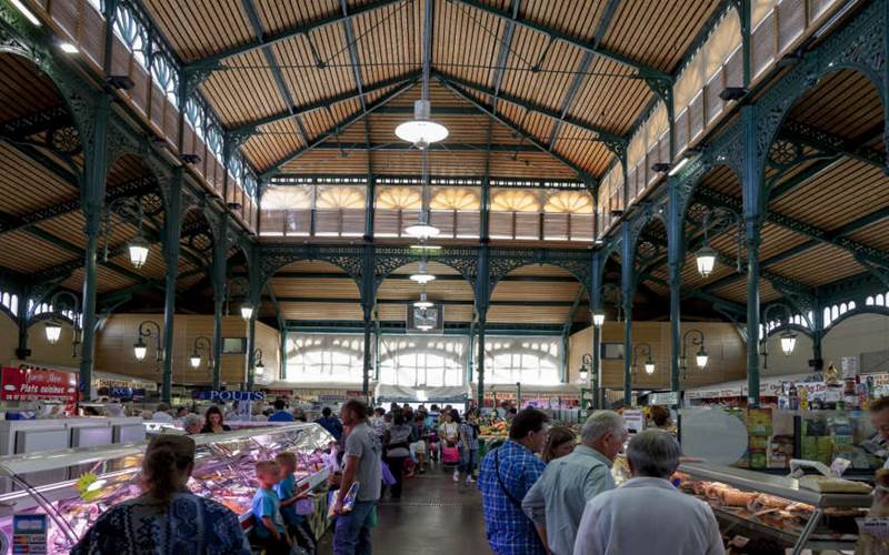 Tourisme-Halles-intérieur_BD©P.-Vincent-OT-Lourdes_2014