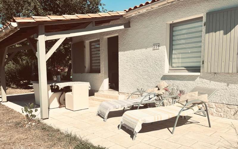 TERRASSE GITE CONFORT 210 ETANG VALLIER RESORT