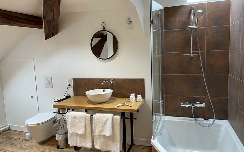 Gite de Gaupuy - salle de bain chambre 6