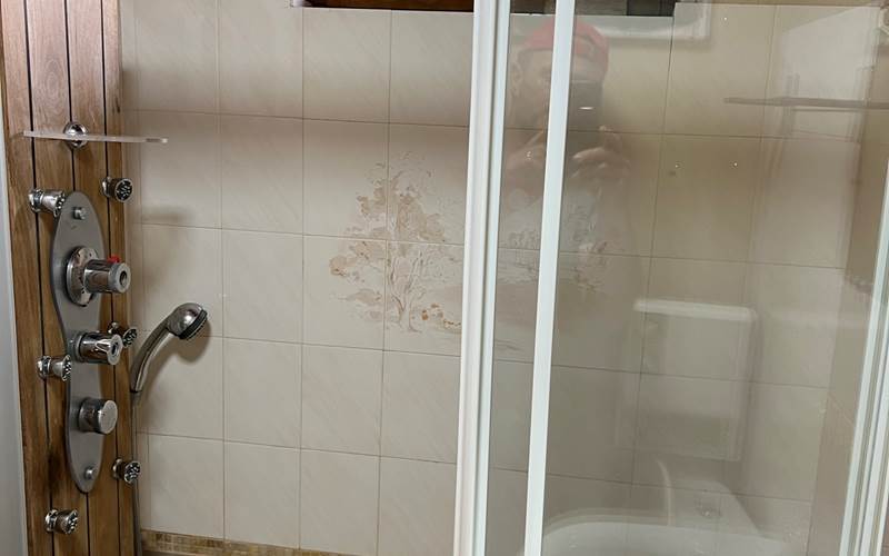 douche italienne (deuxième salle de bain)