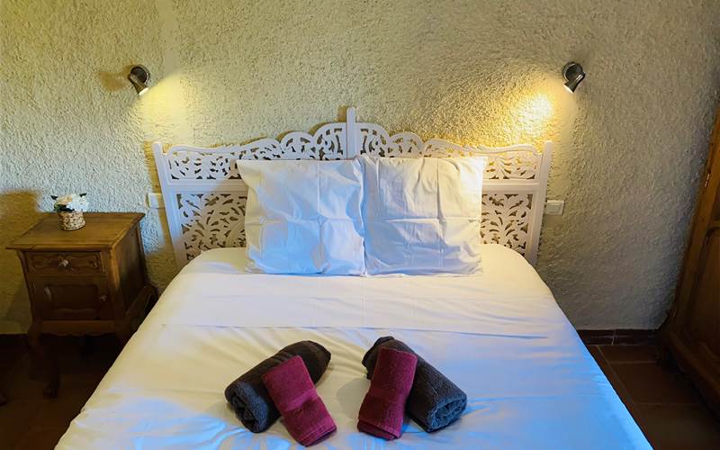 Mas Néoulous chambre n°4 gd lit 160