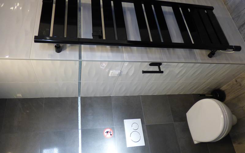 SDB Chambre Léa La Colline aux Yeux Doubs 3