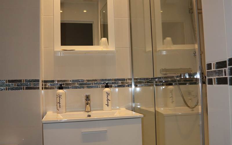 Salle de bains Chambre 2