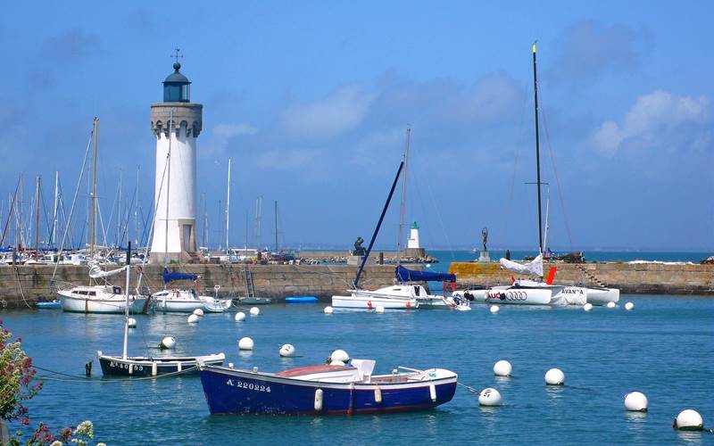 crtb-ab8977_CRTB_1-photo-around