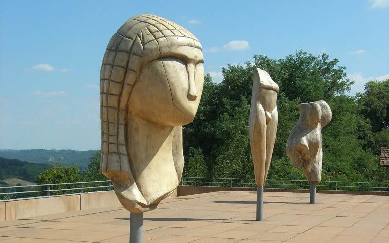 Maison-de-la-Dame-2-photo-around