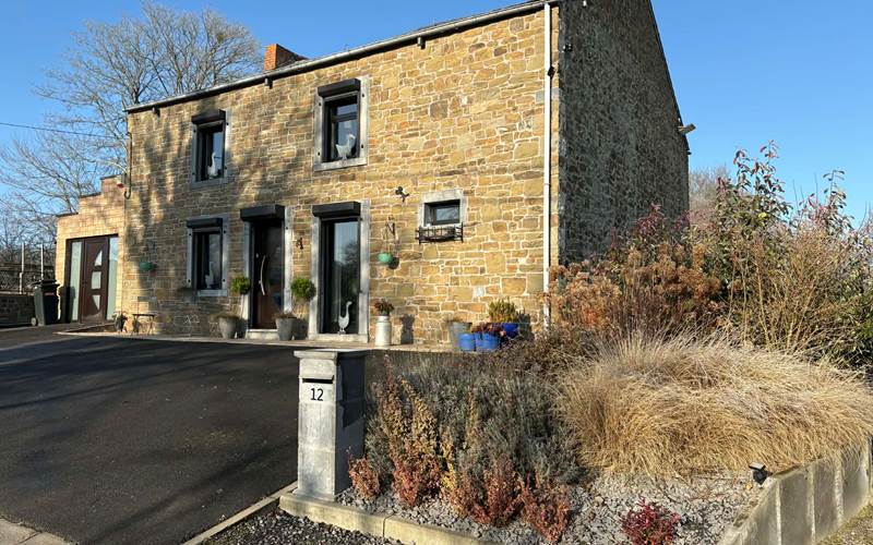 dbf012c1-40dc-4325-9010-d42c3d341b6e