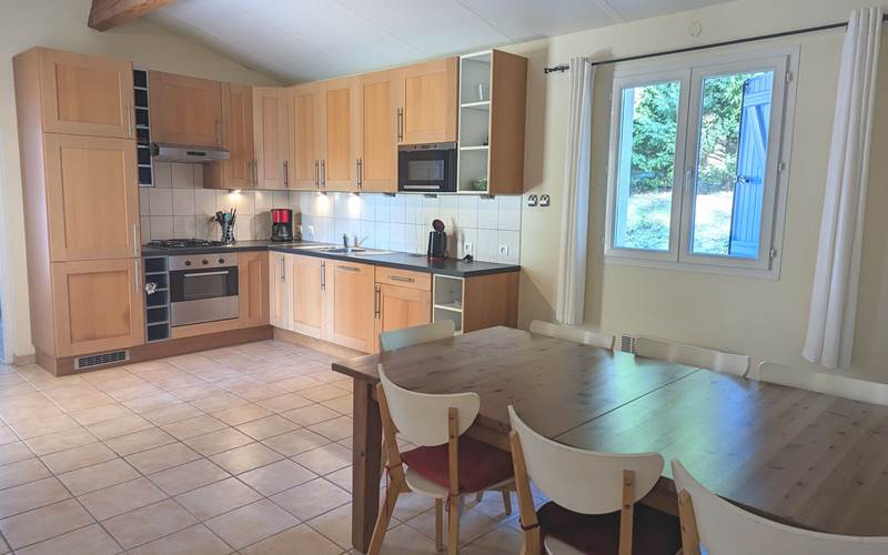 VILLA CHARENTAISE SALLE A MANGER CUISINE