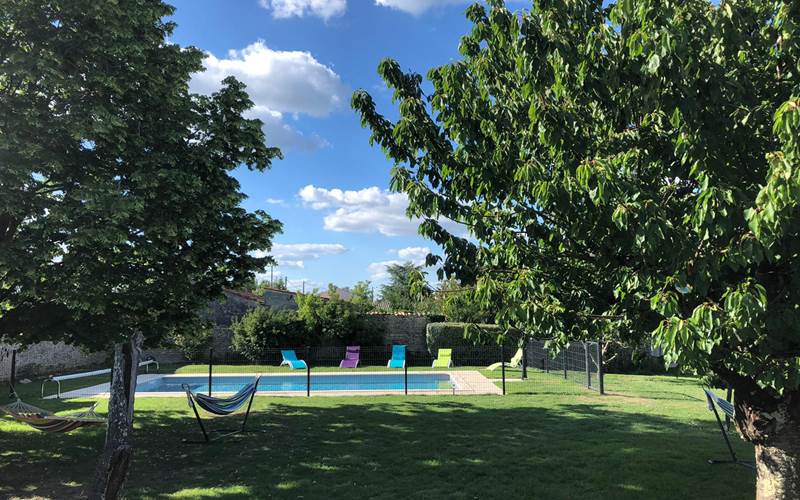 Un peu de repos au bord de la piscine ça vous tente?
