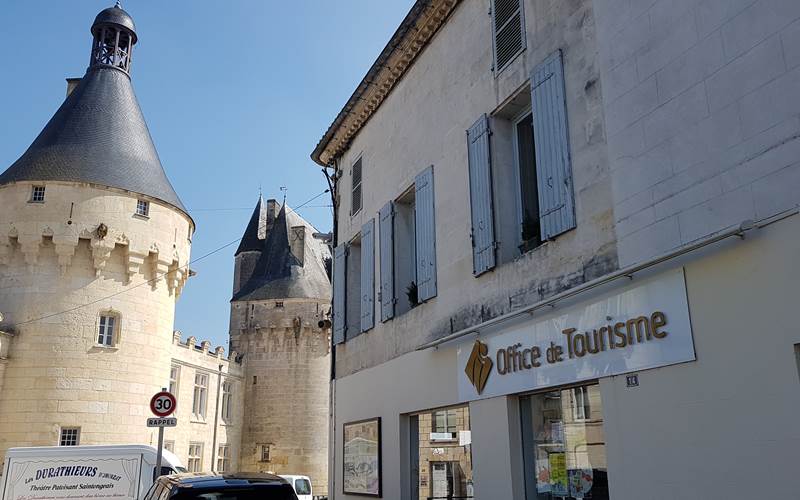 20190412_160633-photo-around